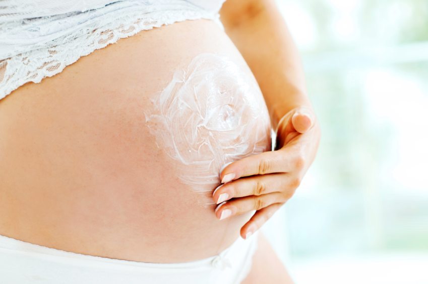 ¿Cómo eliminar las estrías del embarazo?