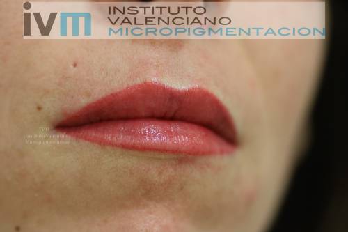 Micropigmentacion de labios completo