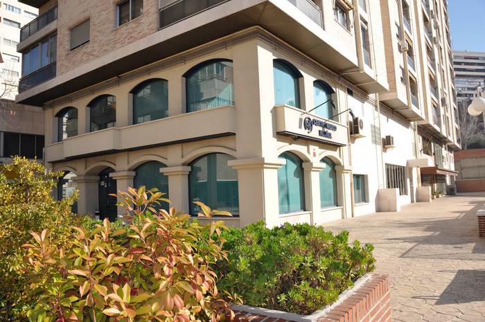 Fachada de Centro M�dico Rusi�ol