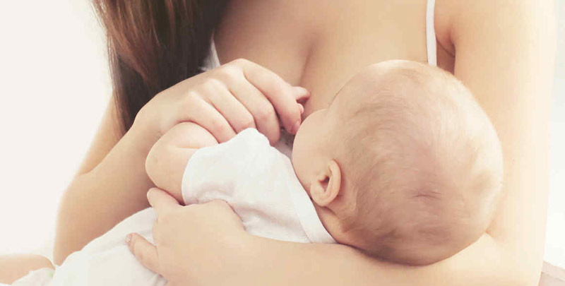 �Puedo dar el pecho a mi bebe con un implante de senos?